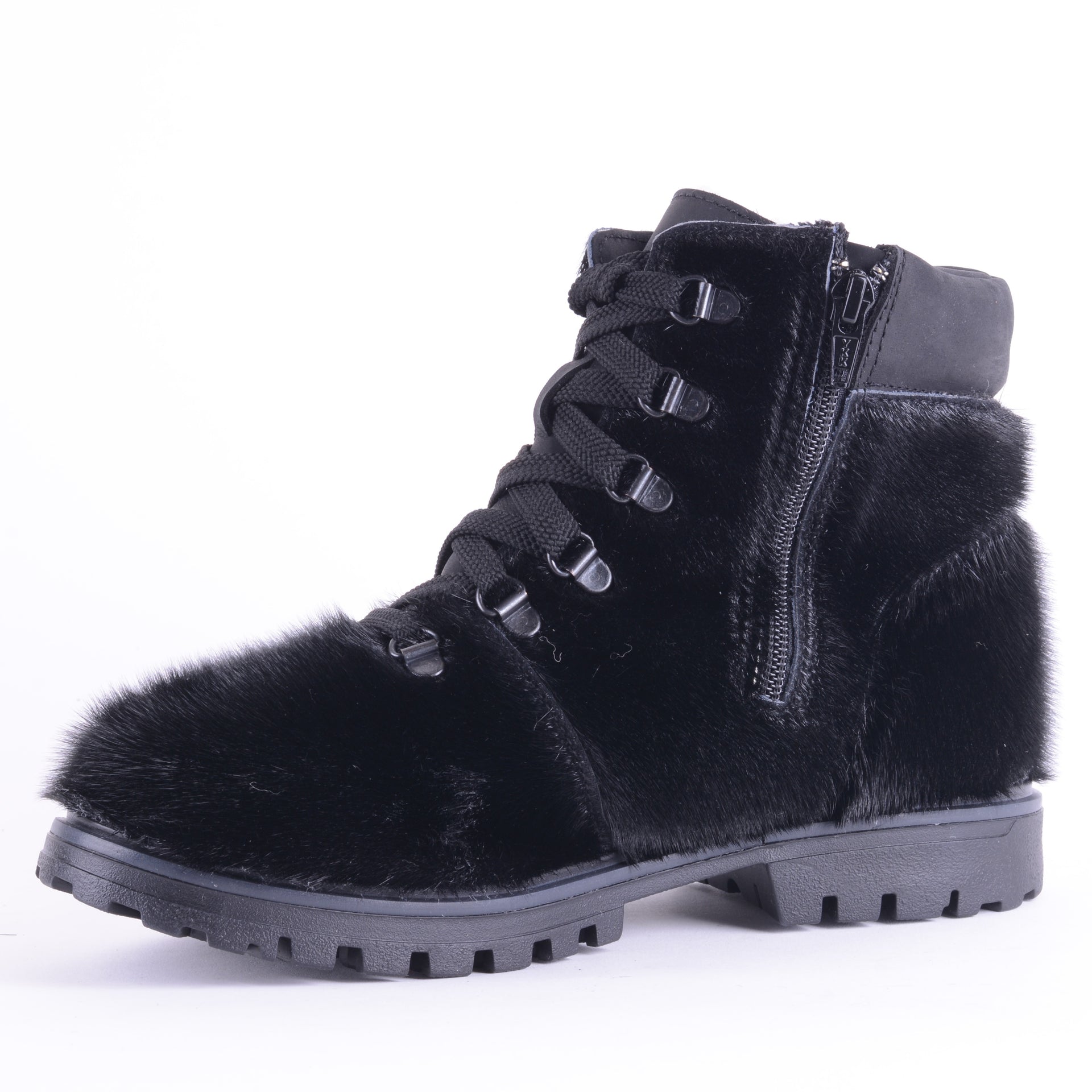 Neshkit - Le bottillon à crampons du gentleman nordique
