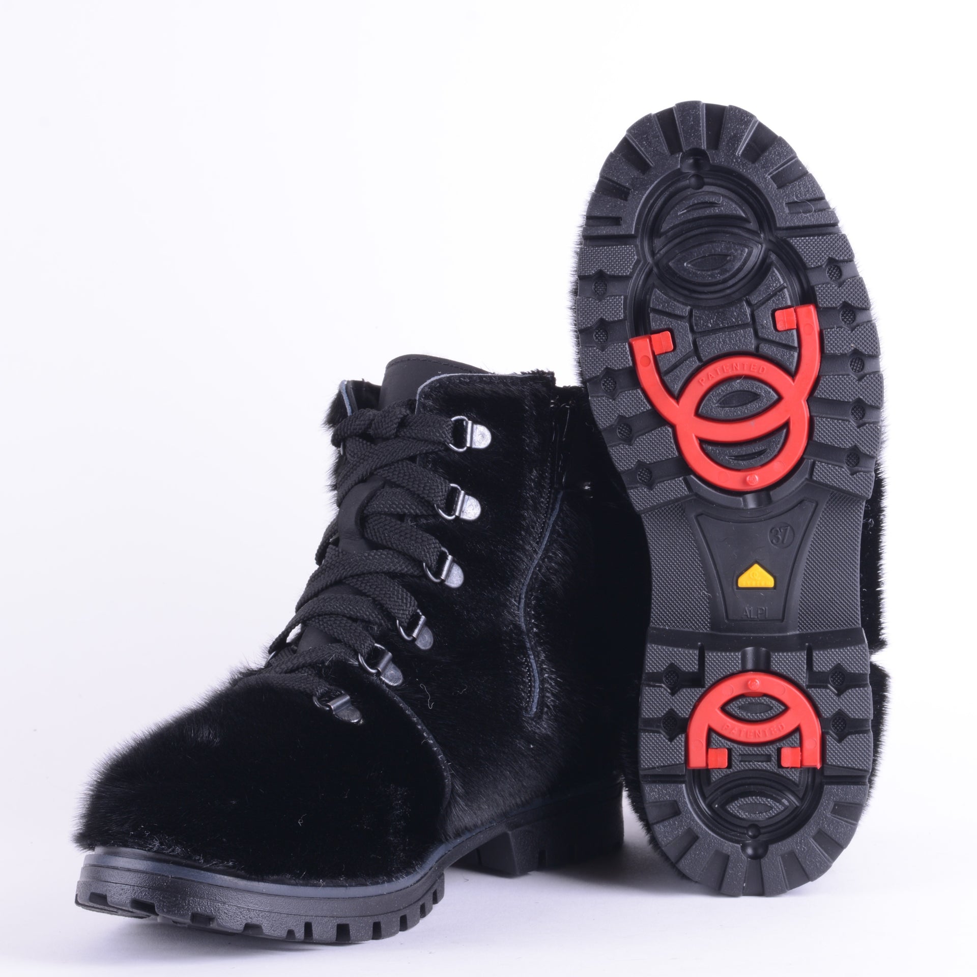 Neshkit - Le bottillon à crampons du gentleman nordique