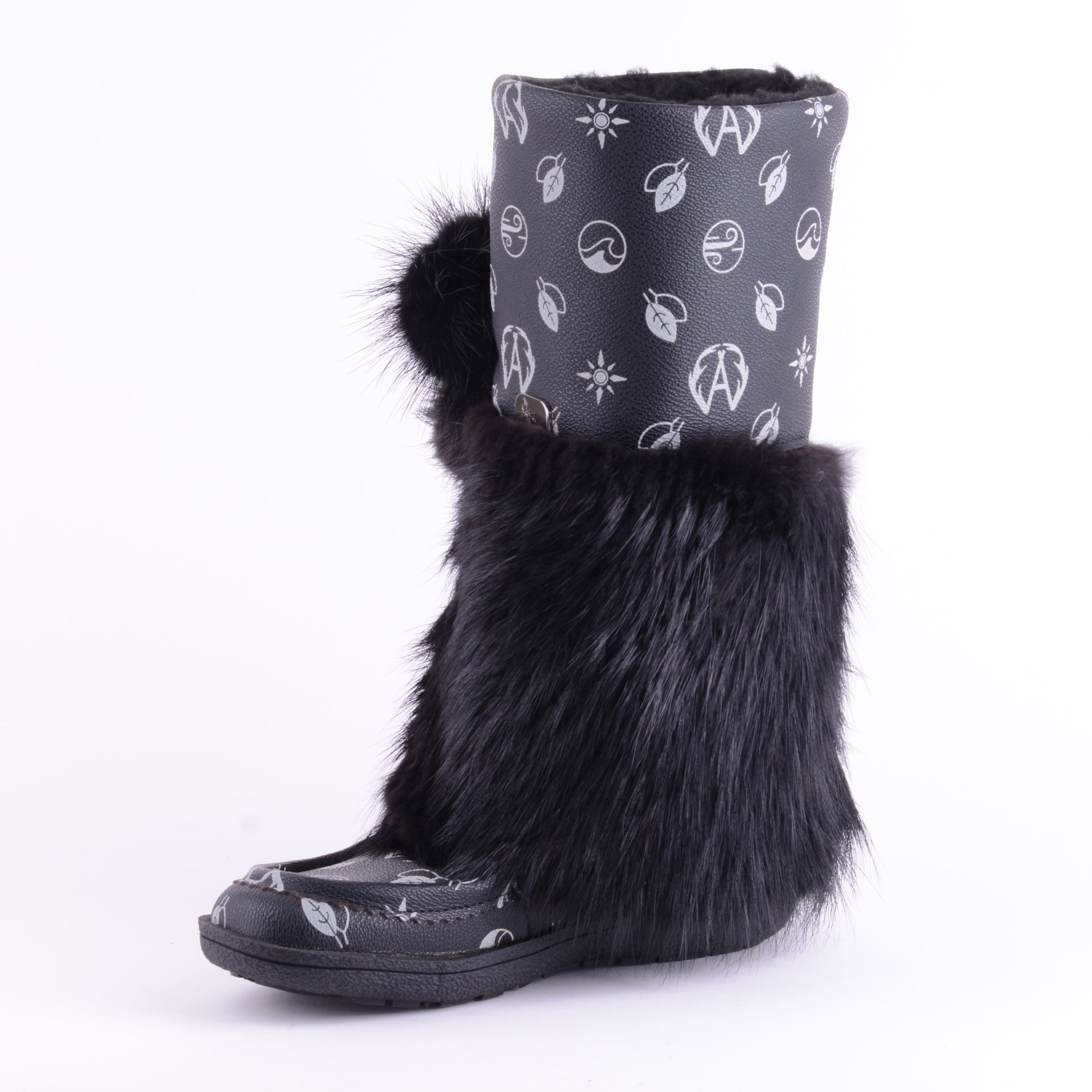 LUNA EN CASTOR NOIR — Le mukluk signature, entre éthique et tradition